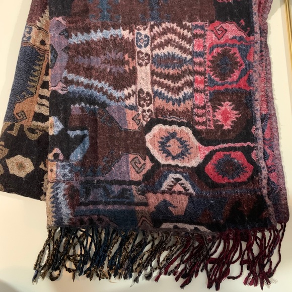 Aritzia Reversible Scarf - Picture 1 of 3